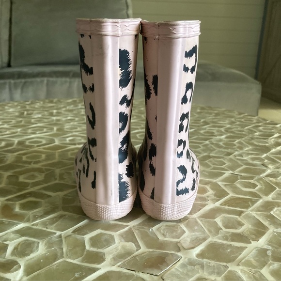 Hunter Original Kids First Classic Leopard Rain Boot (7) - Picture 5 of 10